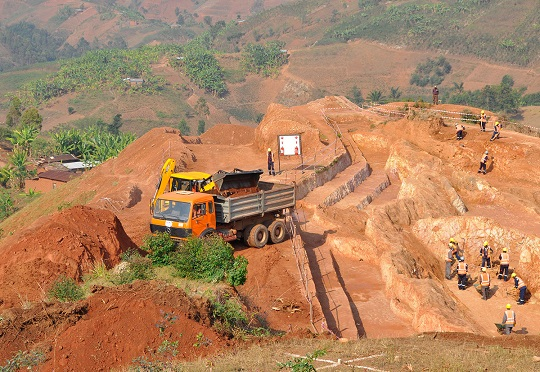 NEW MINING WEALTH: Mining Companies to Pay Law Firms to Advise Government on Deal